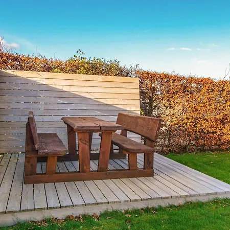 5 Person In Hejls-by Traum