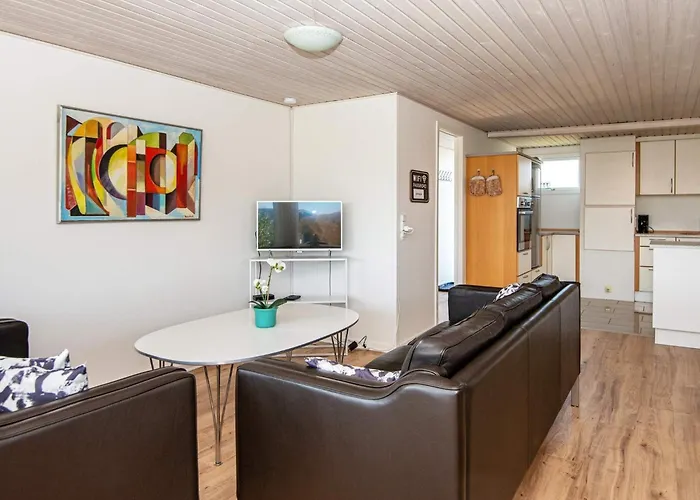 5 Person In Hejls-by Traum