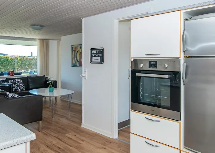 5 Person In Hejls-by Traum