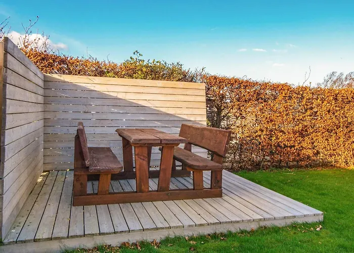 5 Person In Hejls-by Traum